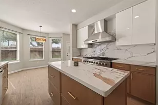 2018 Kelliwood Trails Dr, Katy, TX 77450 - Photo 2