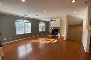 3710 Sherwood Ln, Houston, TX 77092 - Photo 4