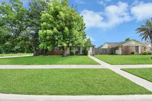 5870 Overdale St, Houston, TX 77033 - Photo 2