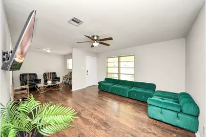 5870 Overdale Street, Houston, TX 77033 - Photo 12
