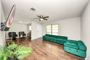 5870 Overdale St, Houston, TX 77033 - Photo 12