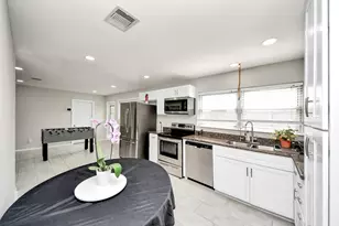 5870 Overdale St, Houston, TX 77033 - Photo 18