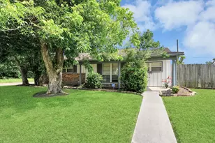 5870 Overdale St, Houston, TX 77033 - Photo 4