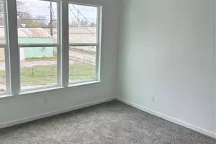 9332 Waller St, Houston, TX 77012 - Photo 8