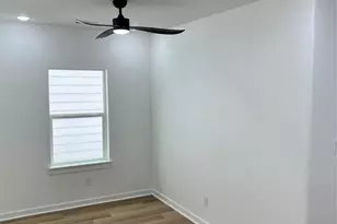 9332 Waller St, Houston, TX 77012 - Photo 6