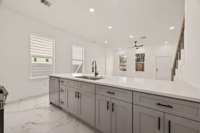 9332 Waller Street, Houston, TX 77012 - Photo 8