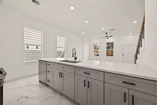 9332 Waller St, Houston, TX 77012 - Photo 8