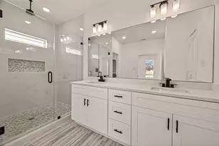 9332 Waller St, Houston, TX 77012 - Photo 22