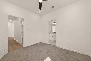 9332 Waller St, Houston, TX 77012 - Photo 16