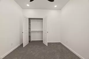 9332 Waller St, Houston, TX 77012 - Photo 10