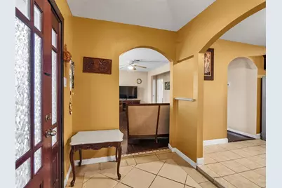 4930 Holloway Drive, Houston, TX 77048 - Photo 10