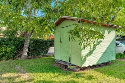 4528 Woodrow Avenue, Galveston, TX 77551 - Photo 22
