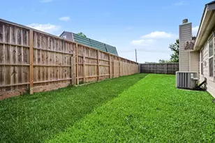 5123 Chase Park Gate St, Bacliff, TX 77518 - Photo 28