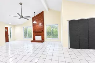 13226 Robinglen Dr, Houston, TX 77083 - Photo 6