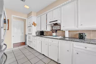 4004 Briarglen Dr, Dickinson, TX 77539 - Photo 12