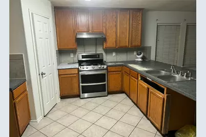 11001 Groveshire Drive, Texas City, TX 77591 - Photo 16