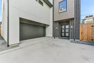 1902 Nantucket Dr, Houston, TX 77057 - Photo 4