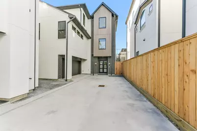 1902 Nantucket Drive, Houston, TX 77057 - Photo 2