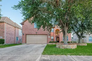 1419 Kyle Hill Ln, Sugar Land, TX 77479 - Photo 2