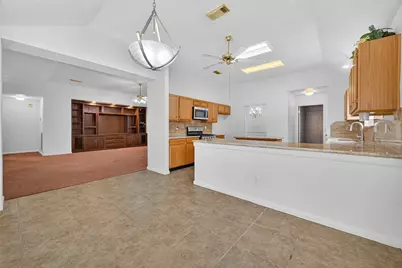 914 W Peach Hollow Circle, Pearland, TX 77584 - Photo 16