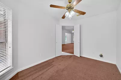 914 W Peach Hollow Circle, Pearland, TX 77584 - Photo 8