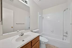 914 W Peach Hollow Cir, Pearland, TX 77584 - Photo 24