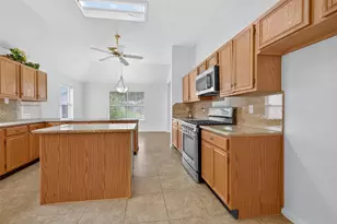 914 W Peach Hollow Cir, Pearland, TX 77584 - Photo 18