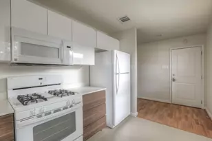 218 E 14th St, Houston, TX 77008 - Photo 6