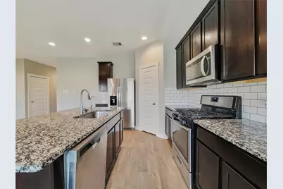 8122 Hush Heights Drive, Rosharon, TX 77583 - Photo 4