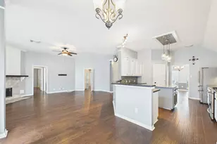 111 Bending Brook Ln, Dickinson, TX 77539 - Photo 22
