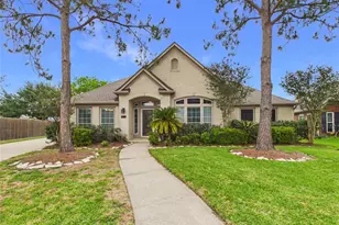 111 Bending Brook Ln, Dickinson, TX 77539 - Photo 1