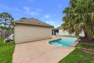 111 Bending Brook Ln, Dickinson, TX 77539 - Photo 46