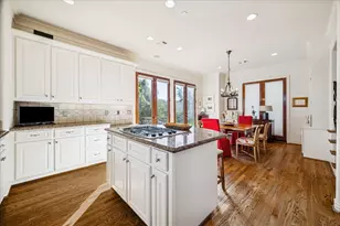 2025 Park St, Houston, TX 77019 - Photo 12