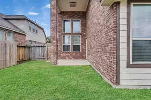 6530 Hunters Creek Ln, Baytown, TX 77521 - Photo 32