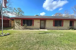 2303 Laird St, Dayton, TX 77535 - Photo 4