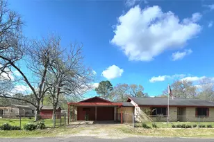 2303 Laird St, Dayton, TX 77535 - Photo 2