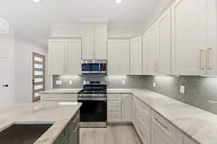 7809 Dyer St, Houston, TX 77088 - Photo 8