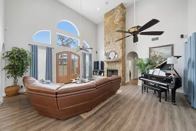 527 S Ohio Avenue, La Porte, TX 77571 - Photo 8