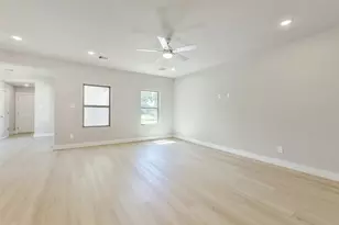 2845 14th St, Hempstead, TX 77445 - Photo 6