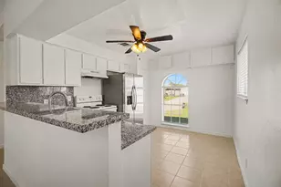 1805 Chickadee Dr, League City, TX 77573 - Photo 6