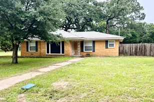 407 Myrtle St, Grapeland, TX 75844 - Photo 1