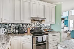 18223 E De Vaca, Galveston, TX 77554 - Photo 14