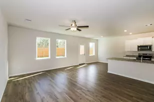 8206 Sunberry Shadow Dr, Houston, TX 77016 - Photo 4