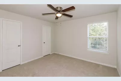 8206 Sunberry Shadow Drive, Houston, TX 77016 - Photo 14