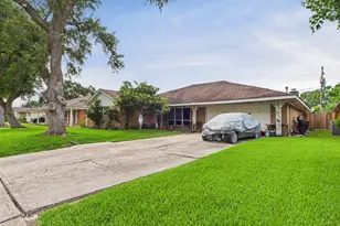 8206 Dillon St, Houston, TX 77061 - Photo 2