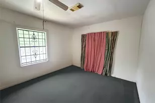 5234 Wilmington St, Houston, TX 77033 - Photo 10