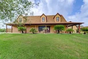 8204 S Humble Camp Rd, Dickinson, TX 77539 - Photo 2