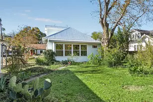 208 N Rusk St, Fayetteville, TX 78940 - Photo 16