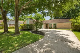 13611 Pepper Knoll Dr, Houston, TX 77065 - Photo 2
