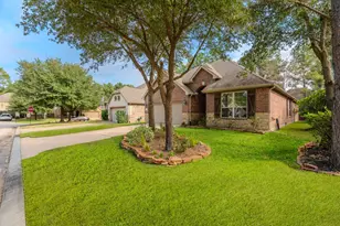 14 Arrow Feather Place, The Woodlands, TX 77389 - Photo 2